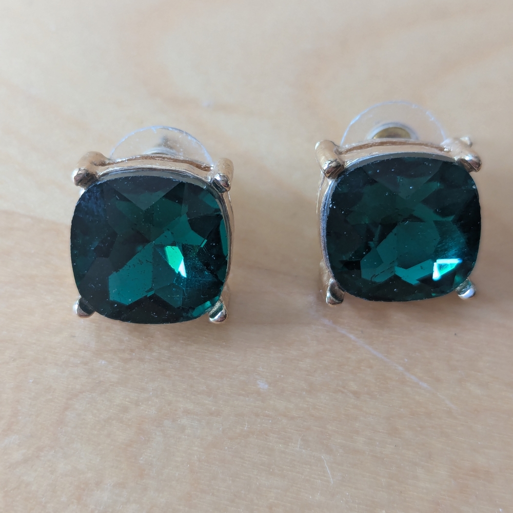 Elegant Green Stud Earrings